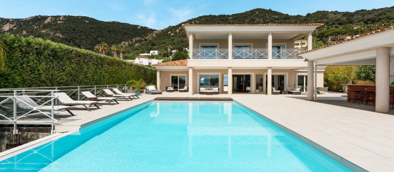 Ajaccio, Route des Sanguinaires, Villa vue mer panoramique, 5 chambres, piscine, plage à pied