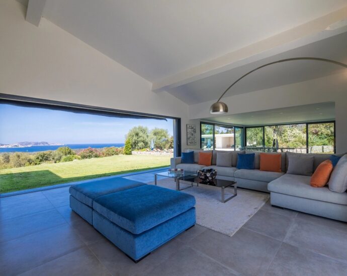 Lumio, 6 bedroom villa, panoramic sea view, infinity pool, near beach