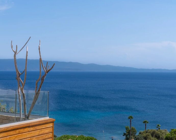 Ajaccio, Route des Sanguinaires, Villa vue mer panoramique, 4 chambres, piscine, plage à pied