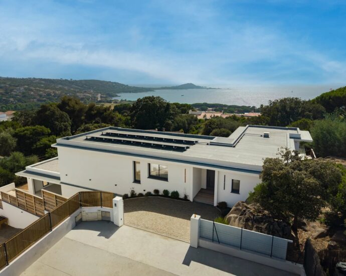 Rive Sud d’Ajaccio, Porticcio, Villa contemporaine avec vue mer, 4 chambre, piscine à débordement, proche plage