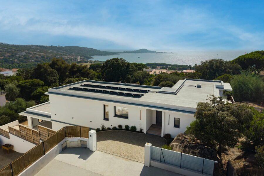 Rive Sud d’Ajaccio, Porticcio, Villa contemporaine avec vue mer, 4 chambre, piscine à débordement, proche plage