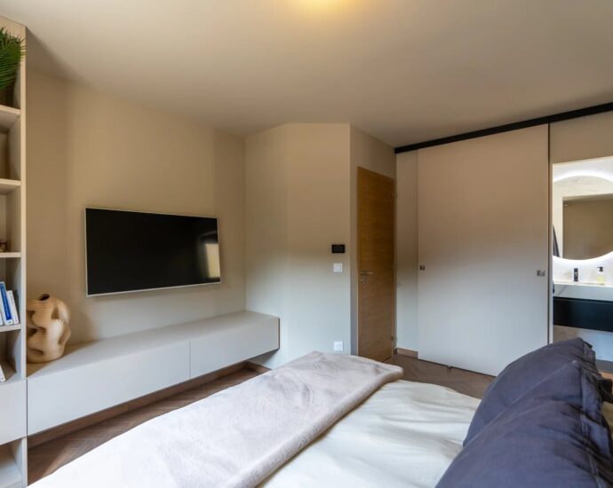 Porto-Vecchio, penthouse contemporain vue mer, 3 chambres, terrasses, garage, proche plage