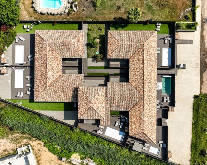 Lecci – Cala Rossa – Résidence de vacances , 5 villas, 4 chambres,  plage à pied