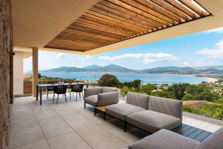 Rive Sud d&rsquo;Ajaccio, Porticcio, Villa neuve vue mer, 4 chambres, piscine, proche plage