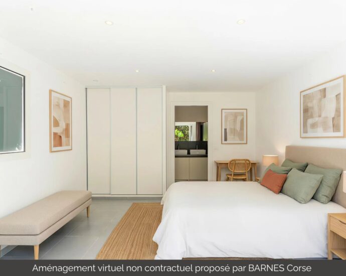 Lecci, Villa avec piscine,  5 chambres, environnement calme, proche plage et commodités