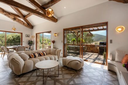 Porticcio, Shepherd’s House-Style Villa, 5 Bedrooms, Swimming Pool, Close to the Beach