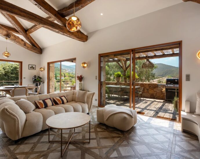 Porticcio, Shepherd’s House-Style Villa, 5 Bedrooms, Swimming Pool, Close to the Beach