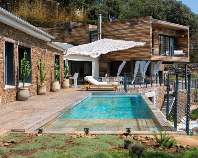 Cap Corse, Erbalunga, waterfront villa with private cove, direct sea access,7 Bedrooms, infinity Pool