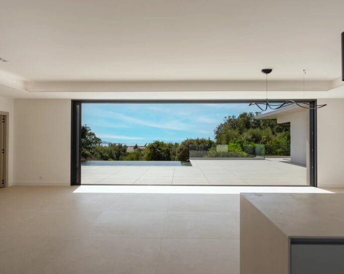 Rive Sud d’Ajaccio, Porticcio, Villa contemporaine avec vue mer, 4 chambre, piscine à débordement, proche plage