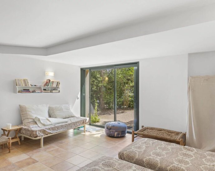 Exclusivité, Domaine de Cala Rossa, villa à rénover avec vue sur la mer, plage à pied