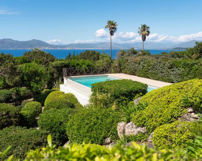 Coti-Chiavari, Villa 6 chambres, piscine, vue mer, plage à pied