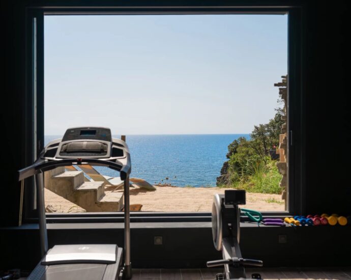 Cap Corse, Erbalunga, waterfront villa with private cove, direct sea access,7 Bedrooms, infinity Pool