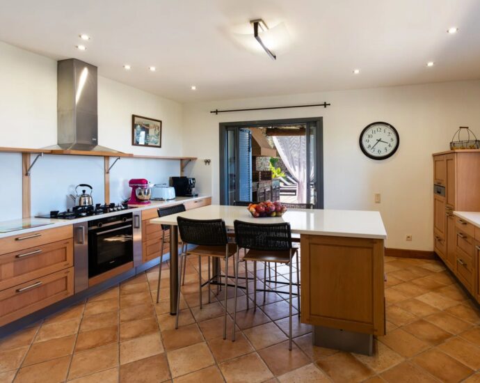 Sorbo-Ocagnano, Villa vue mer,  4 chambres, piscine, proche plage
