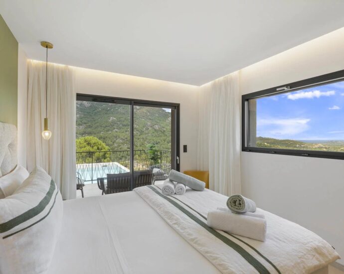 Sainte lucie de Porto Vecchio – Architect-Designed Villa – 4 Bedrooms – Swimming Pool – Mountain Views – Sea Glimpse