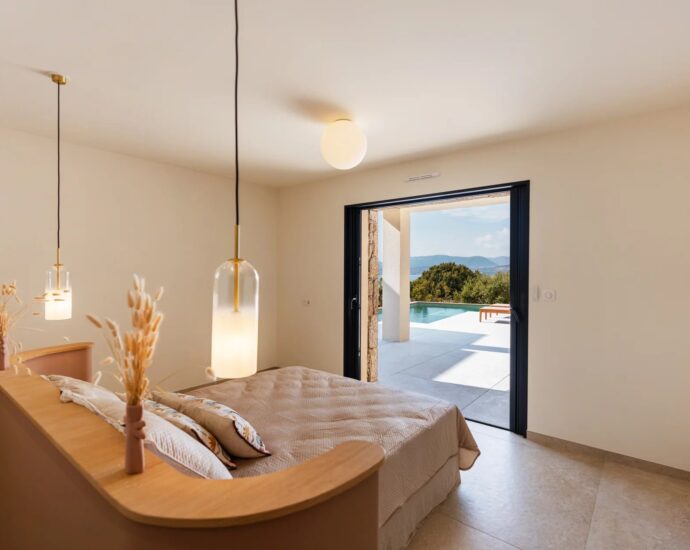 Rive-Sud d&rsquo;Ajaccio, Porticcio, villa vue mer, 4 Chambres, piscine, proche plage