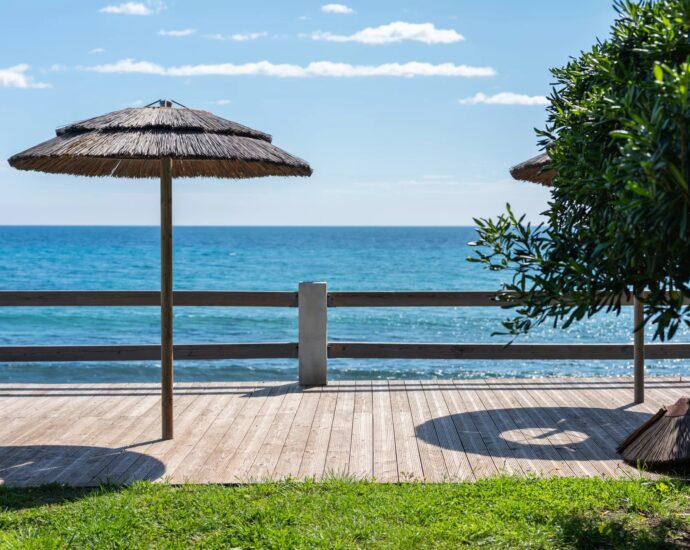 Cap Corse, Sisco, private waterfront estate, 4 units and direct access