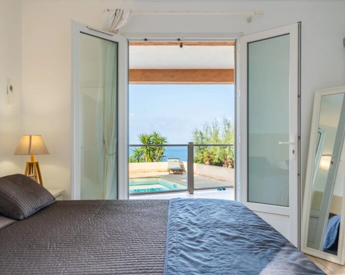 Corbara, Marine de Davia, villa 4 chambres, piscine, vue mer panoramique, plage à pied