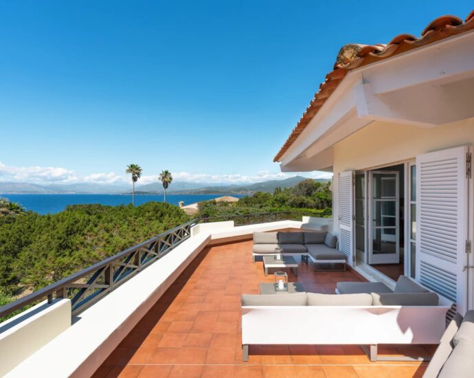 Coti-Chiavari, Villa 6 chambres, piscine, vue mer, plage à pied