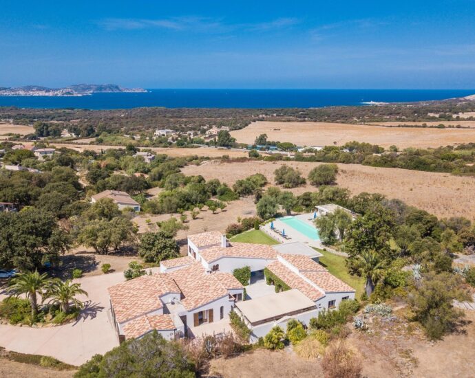 Lumio, 6 bedroom villa, panoramic sea view, infinity pool, near beach