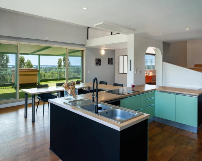 Exclusivité, Penthouse en duplex, 4 chambres, piscine, vue mer, proche plage