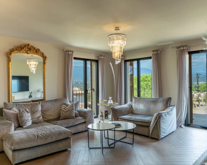 Porto-Vecchio, penthouse contemporain vue mer, 3 chambres, terrasses, garage, proche plage