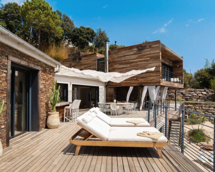 Cap Corse, Erbalunga, waterfront villa with private cove, direct sea access,7 Bedrooms, infinity Pool