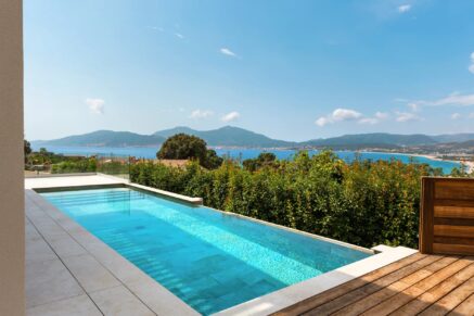 Rive Sud d&rsquo;Ajaccio, Porticcio, Villa neuve vue mer, 4 chambres, piscine, proche plage