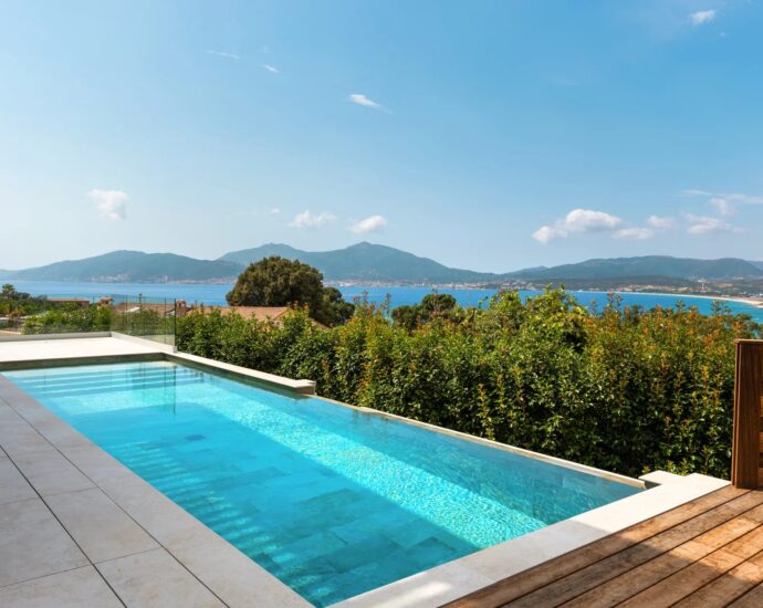 Rive Sud d&rsquo;Ajaccio, Porticcio, Villa neuve vue mer, 4 chambres, piscine, proche plage