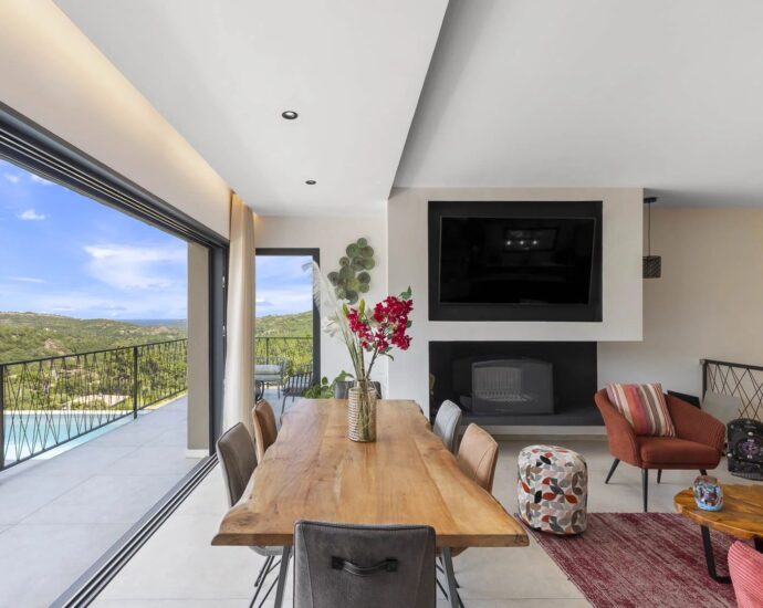 Sainte lucie de Porto Vecchio – Architect-Designed Villa – 4 Bedrooms – Swimming Pool – Mountain Views – Sea Glimpse