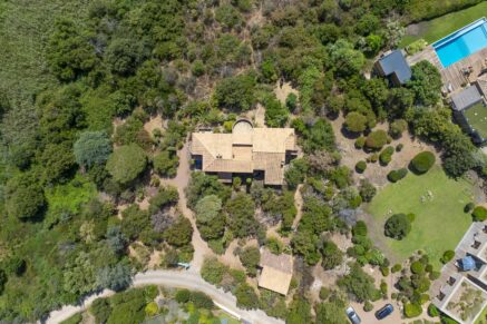 Porto-Vecchio, Palombaggia, Ensemble de deux villas à rénover, vue mer, plage à pied