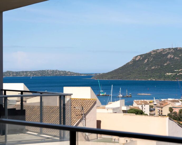 Porto-Vecchio, appartement contemporain, 3 chambres, vue mer, proche plage, piscine