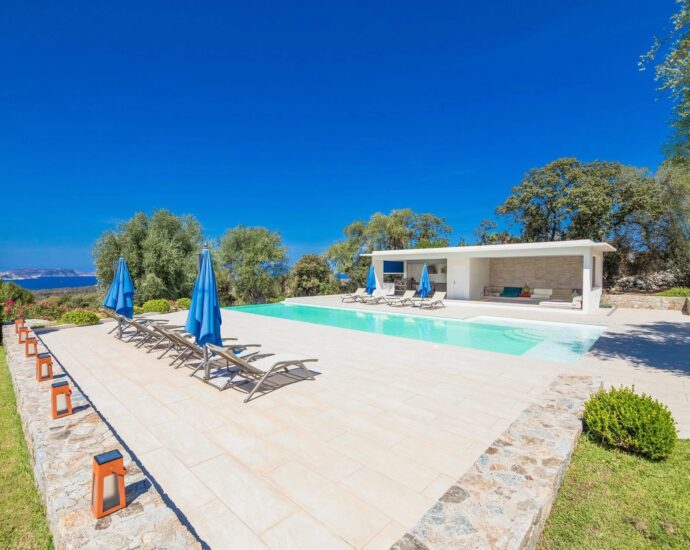 Lumio, 6 bedroom villa, panoramic sea view, infinity pool, near beach