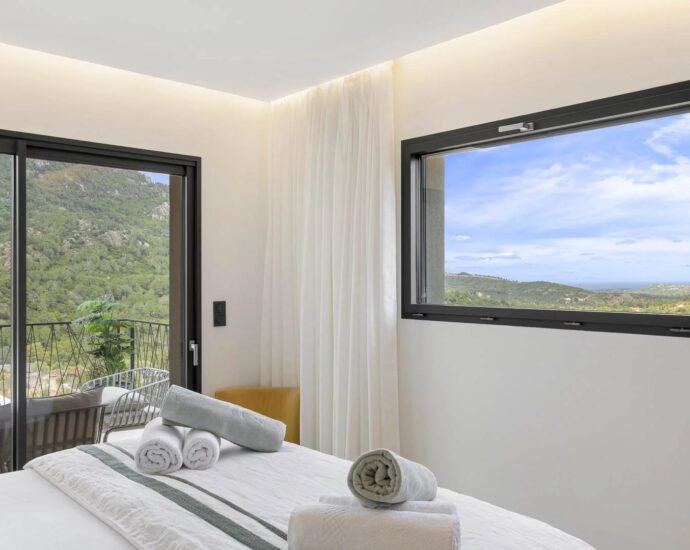 Sainte lucie de Porto Vecchio – Architect-Designed Villa – 4 Bedrooms – Swimming Pool – Mountain Views – Sea Glimpse