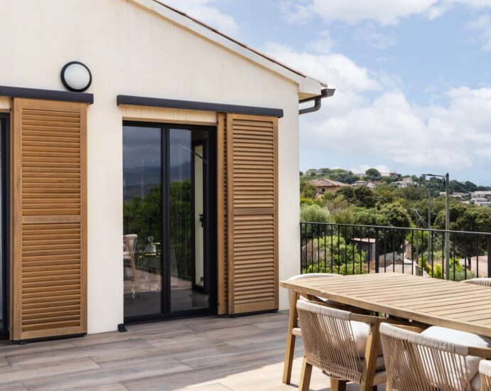 Porto-Vecchio, penthouse contemporain vue mer, 3 chambres, terrasses, garage, proche plage