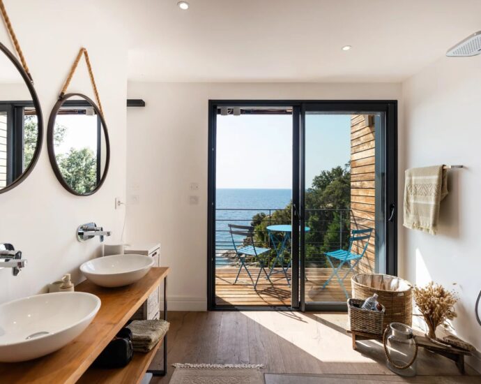 Cap Corse, Erbalunga, waterfront villa with private cove, direct sea access,7 Bedrooms, infinity Pool