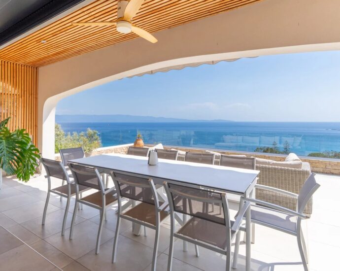 Ajaccio, Route des Sanguinaires, Villa vue mer panoramique, 4 chambres, piscine, plage à pied