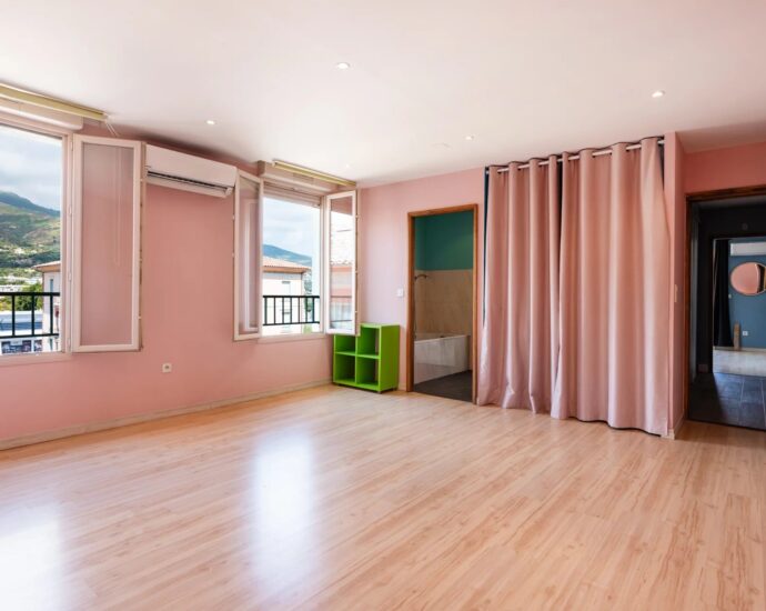 Exclusivité, Penthouse en duplex, 4 chambres, piscine, vue mer, proche plage