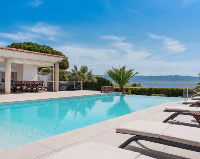 Ajaccio, Route des Sanguinaires, Villa vue mer panoramique, 5 chambres, piscine, plage à pied