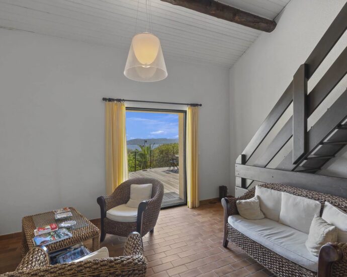 Exclusivité, Domaine de Cala Rossa, villa à rénover avec vue sur la mer, plage à pied