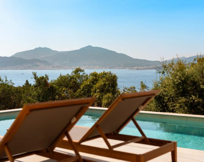 Rive-Sud d&rsquo;Ajaccio, Porticcio, villa vue mer, 4 Chambres, piscine, proche plage