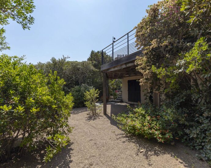 Exclusivité, Domaine de Cala Rossa, villa à rénover avec vue sur la mer, plage à pied