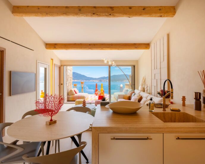 Porticcio, Rive-Sud d&rsquo;Ajaccio, Villa type bergerie, 4 Chambres, vue mer panoramique, plage à pied