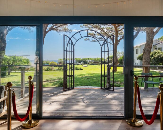 Cap Corse, Sisco, private waterfront estate, 4 units and direct access