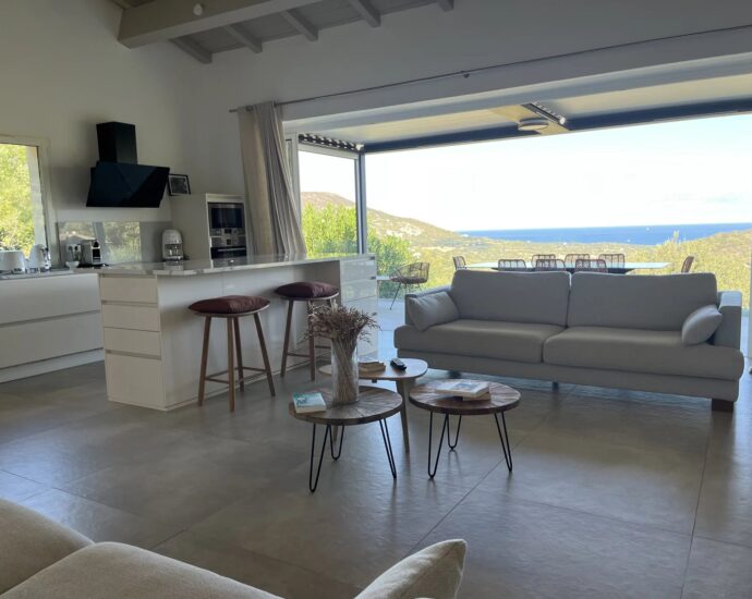 Aregno, proche L&rsquo;Ile Rousse, Villa 3 chambres, piscine, vue panoramique, proche plage