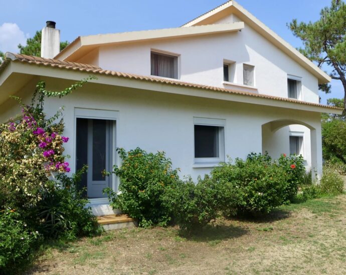 Biguglia, proche Bastia, Villa plage à pied, 4 chambres, vue dégagées sur les montagnes