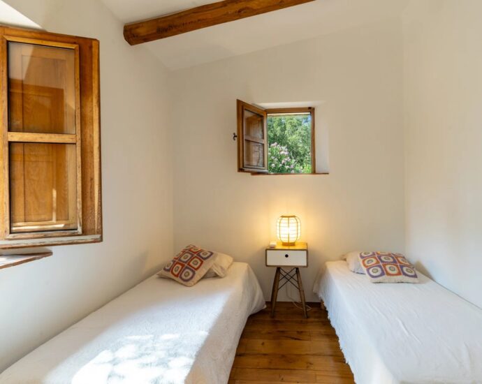 Produit rare : Bergerie d&rsquo;architecte neuve avec quatre chambres et une piscine à Porto-Vecchio