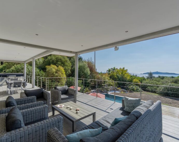 Exclusivité, Pinarello, Villa vue mer, 4 chambres, piscine, plage à pied