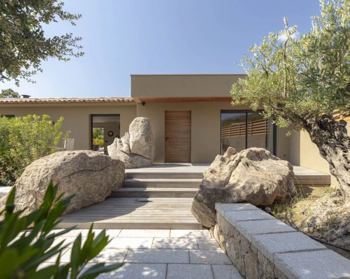 Araggio, Near Porto-Vecchio, Stone Architect-Designed Villa, 4 Bedrooms, Swimming Pool, Expansion Potential, Close to Beaches
