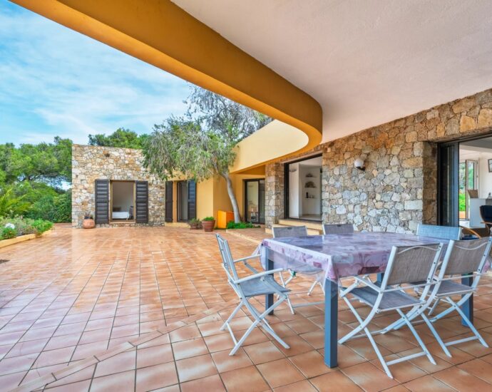 Marine de Davia, villa 4 chambres, vue mer, plage à pied