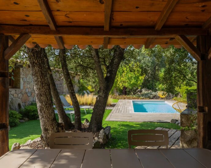 Produit rare : Bergerie d&rsquo;architecte neuve avec quatre chambres et une piscine à Porto-Vecchio